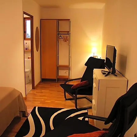 Les Charmilles De Mormal Hotel