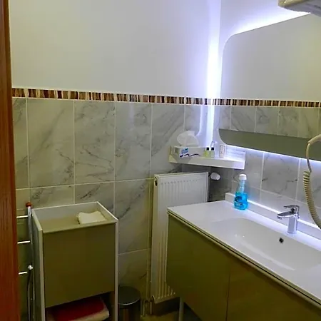 Hotel Les Charmilles De Mormal