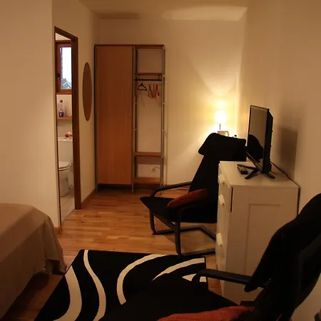 Les Charmilles De Mormal Hotel