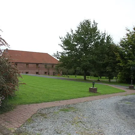 Les Charmilles De Mormal Hotel 3*