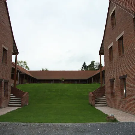 Les Charmilles De Mormal Hotel 3*